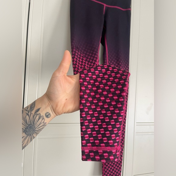 Lululemon Wunder Under Pant III *Full-On Luon
Deep Dive Dip Berry Rumble Black - Picture 12 of 13